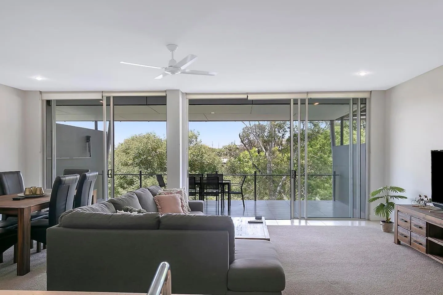 Treetop Horizons - Experience Red Hills Local Vibe Brisbane 0*,